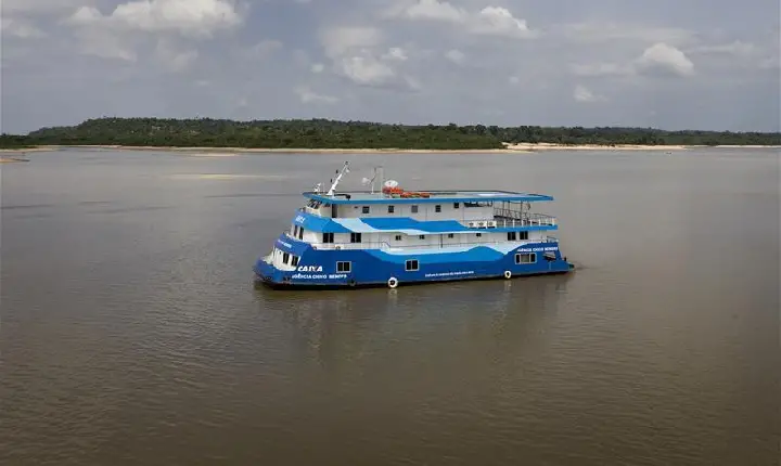 Agência-Barco da Caixa atende moradores de Fonte Boa e Jutaí nesta semana