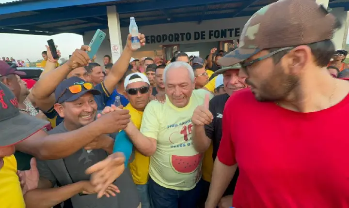 Após o episódio em Coari, Biquinho chega em Fonte Boa nos ‘braços do povo’ e se emociona