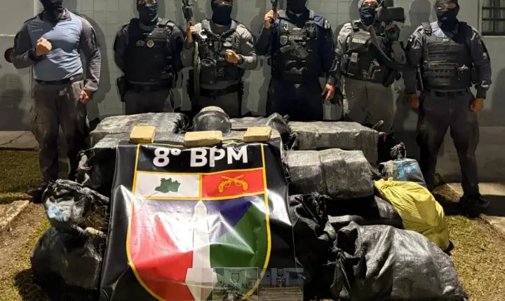 Após troca de tiros no rio, PM apreende mais de 800 kg de skunk no Alto Solimões