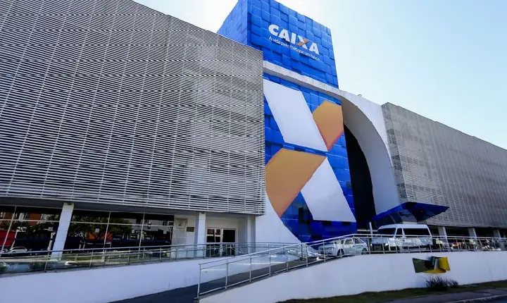 Caixa suspende oferta de consignado do Auxílio Brasil até dia 14