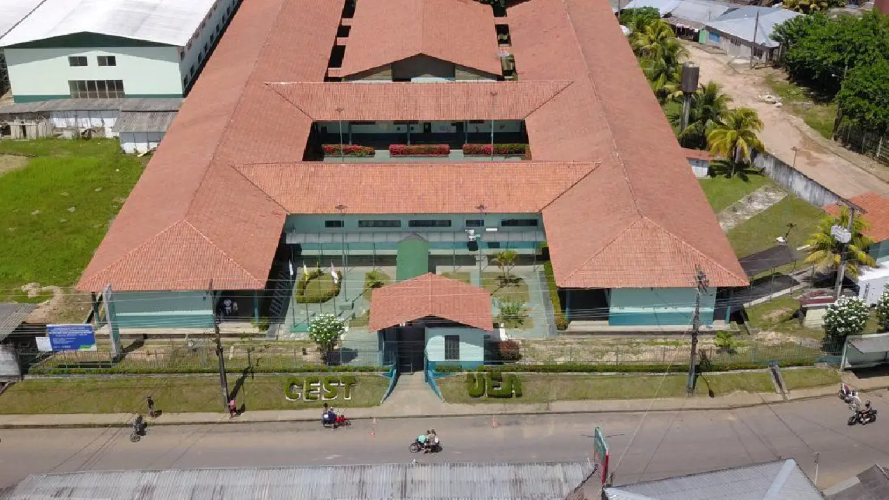 CAOS NA EDUCAÇÃO DO BRASIL REFLETE NO AMAZONAS: crise nacional atinge universidades e expõe abandono no interior