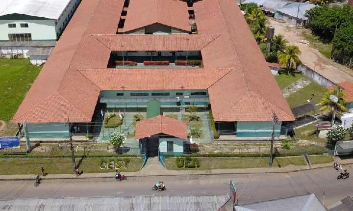 CAOS NA EDUCAÇÃO DO BRASIL REFLETE NO AMAZONAS: crise nacional atinge universidades e expõe abandono no interior
