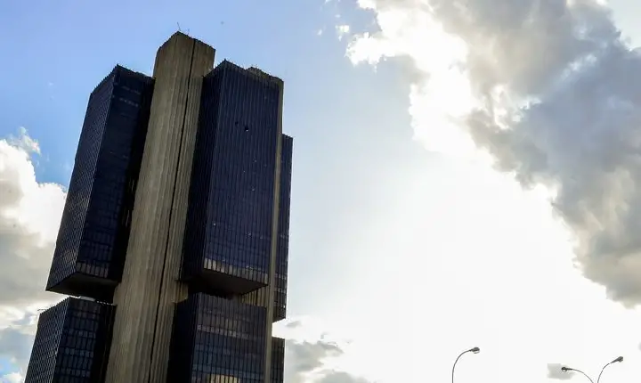 Capacidade de pagamento de famílias e microempresas piorou, diz BC