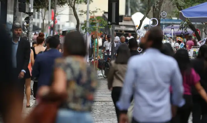 Covid-19: Brasil registra 3.883 casos e 65 mortes em 24 horas