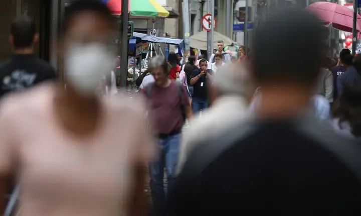 Covid-19: Brasil registra 8 mortes e 4,3 mil casos em 24 horas