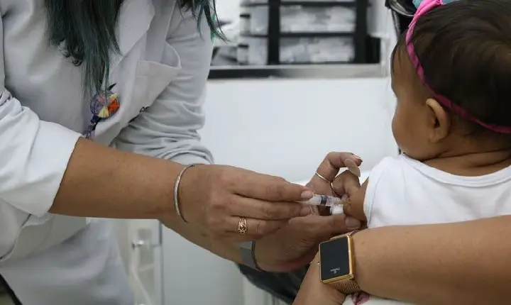 Covid-19: Rio de Janeiro começa a vacinar bebês com comorbidade amanhã