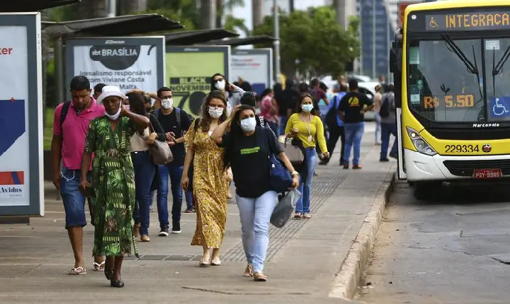 Covid-19: universidades do Rio recomendam volta do uso de máscaras