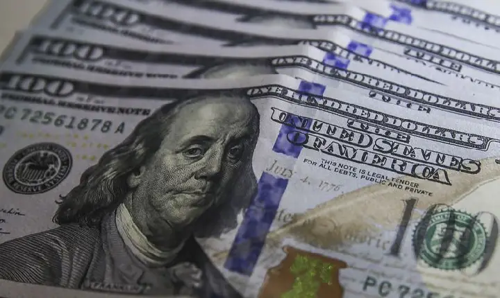Dólar cai para R$ 5,31 com negociações para desidratar PEC