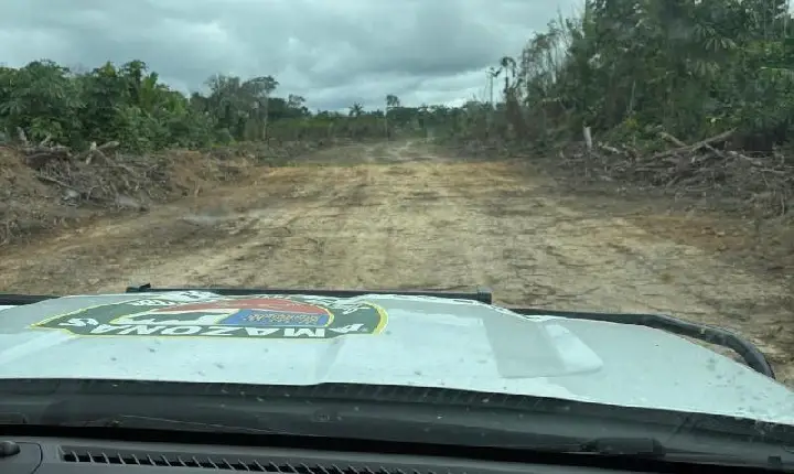 Duas pessoas são presas em Tefé por porte ilegal de arma supostamente guarnecendo pista clandestina em Tefé