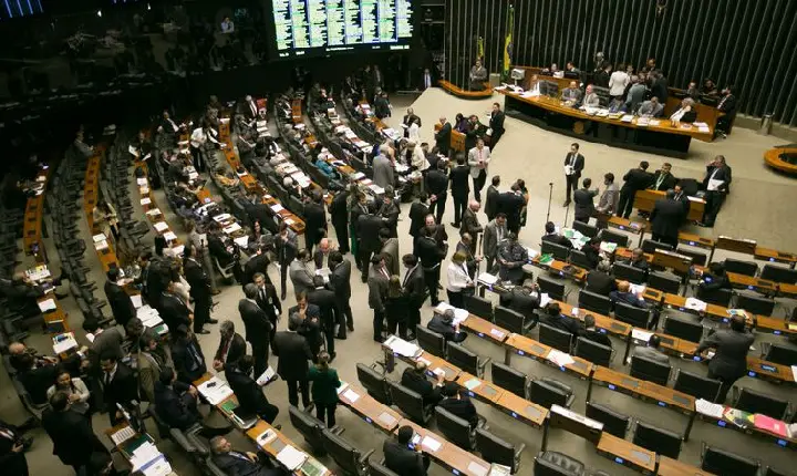 Emendas de bancada e comissões ao Orçamento ultrapassam R$ 234 bilhões