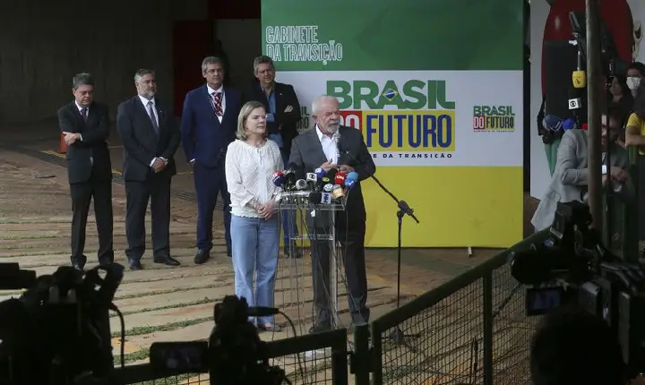 Equipe econômica terá autonomia, mas eu que fui eleito, diz Lula