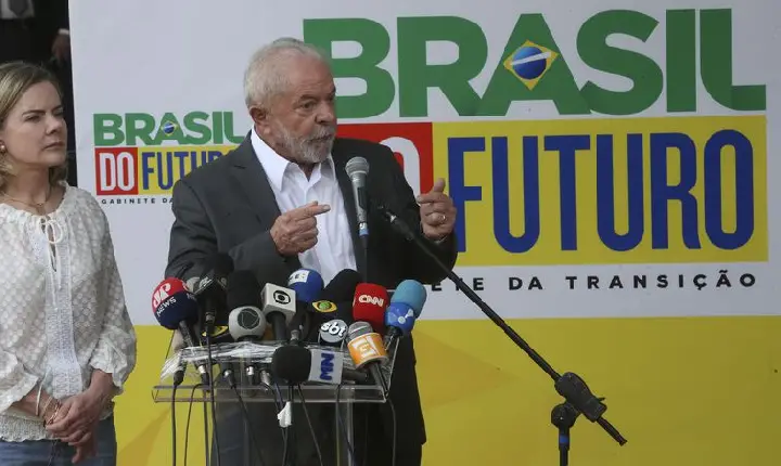 Exames de Lula estão dentro da normalidade, diz boletim médico