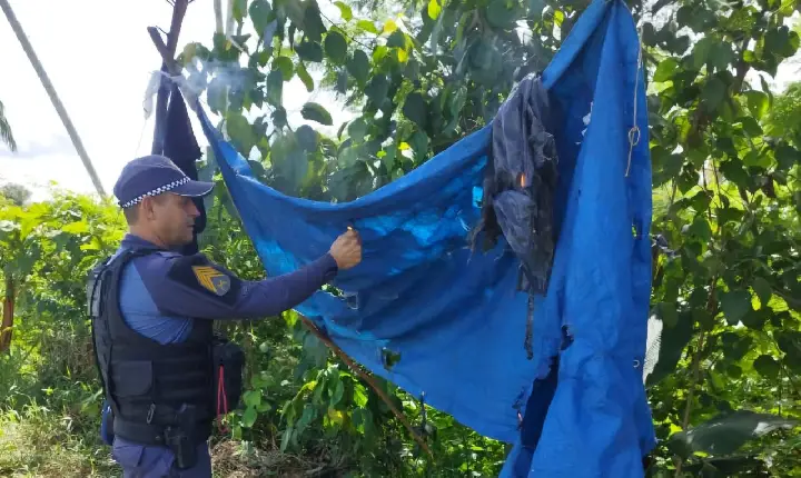 Fonte Boa: Operação policial antidrogas chegou de surpresa em um local conhecido como “MOITA” área de comércio e consumo de drogas