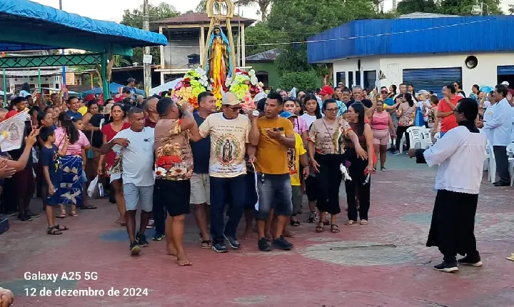 FONTEBOENSES FORAM AS RUAS PARA LOUVAR E AGRADECER AS BENÇÃOS E PROTEÇÃO DE NOSSA SENHORA DE GUADALUPE