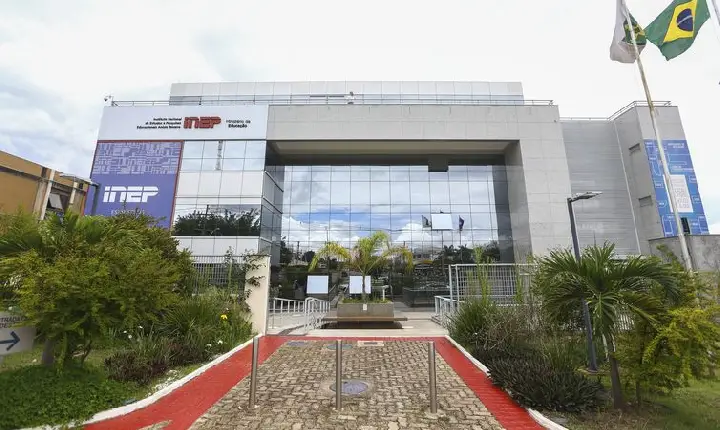 Gabaritos do Enem devem ser divulgados hoje