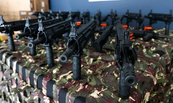 Governador Wilson Lima reforça segurança pública com entrega de armamentos, munições e equipamentos