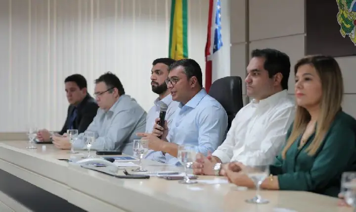 Governo do Amazonas vai pagar na sexta-feira valores descontados de professores por faltas durante greve