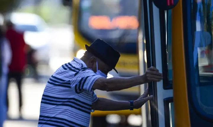 Gratuidade no transporte público é aprovada para idosos em São Paulo