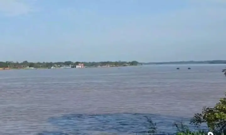 Jovem estivador desaparece após cair no Rio Solimões