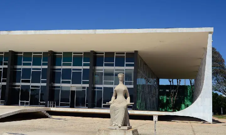 Justiça Barroso suspende quebra de sigilo de dois servidores da Saúde em CPI