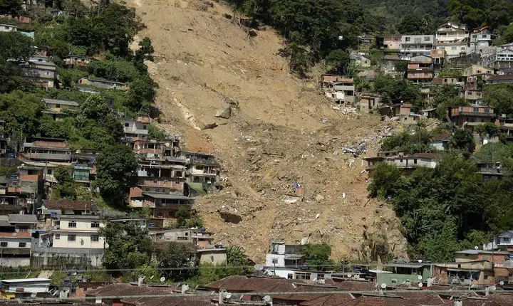 Justiça bloqueia R$ 2 bilhões do estado do RJ para obras em Petrópolis