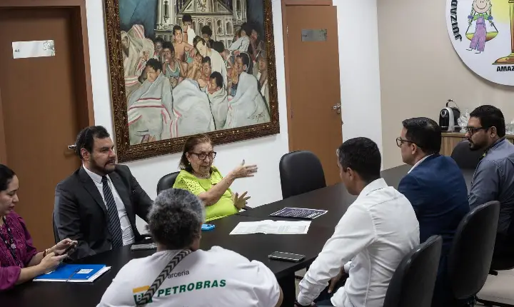 Justiça do Amazonas articula força-tarefa para combater transporte irregular de crianças em embarcações