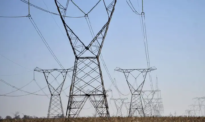 Leilão de energia movimenta R$ 6,5 bilhões