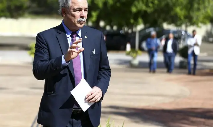 Lula começa a analisar na próxima semana indicações de ministros