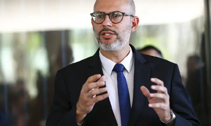 Ministro anuncia liberação das verbas destinadas a universidades 