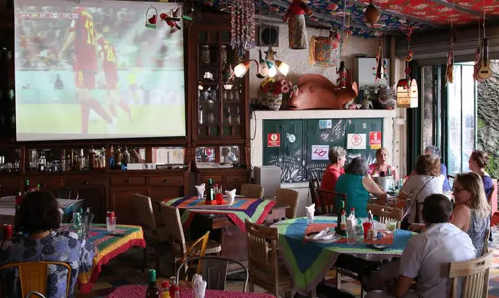 Movimento em bares e restaurantes deve crescer 30% na Copa