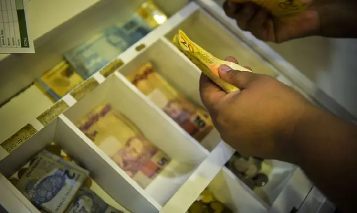 Necessidade de financiamento do governo cai 77,5% em 2021, diz IBGE