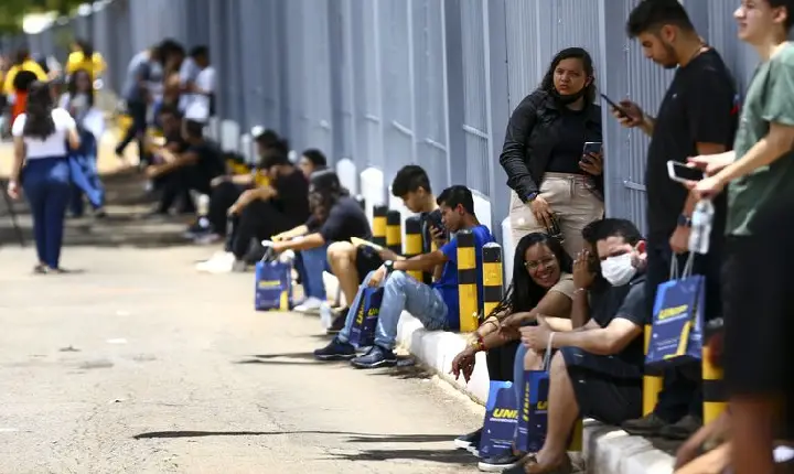 Participantes do Enem 2022 fazem hoje provas de exatas