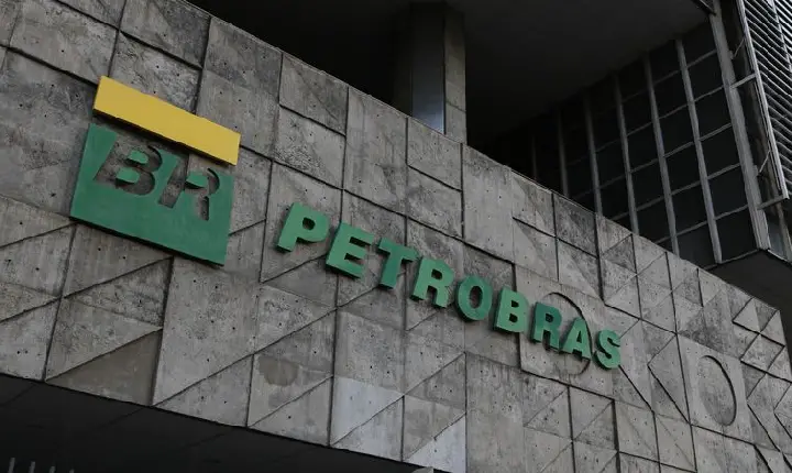 Petrobras reduz preço do querosene de aviação em 5,8%