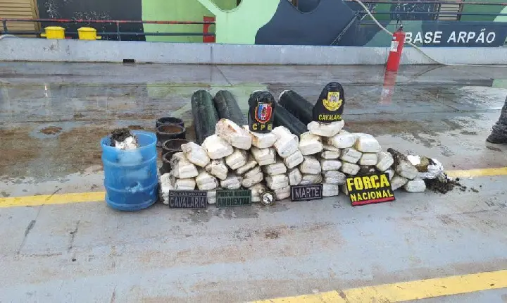 Polícia apreende 60 kg de maconha do tipo skunk no Barco Deus da Aliança IV