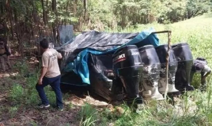 Polícia destrói lancha suspeita de ser utilizada por traficantes no Amazonas
