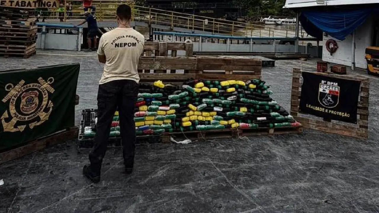 Polícia Federal apreende 237 quilos de drogas em embarcação no Alto Solimões