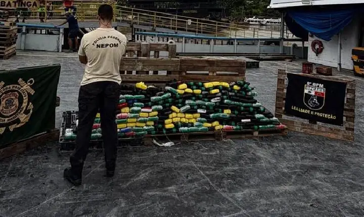 Polícia Federal apreende 237 quilos de drogas em embarcação no Alto Solimões