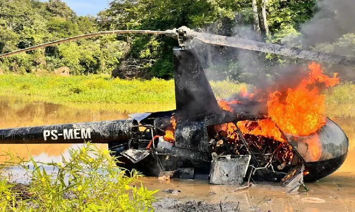 Polícias Civil e Militar destroem helicóptero utilizado pelo narcotráfico em Juruá