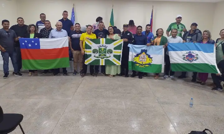 Prefeito Biquinho esteve presente no encontro de prefeitos do Alto Solimões