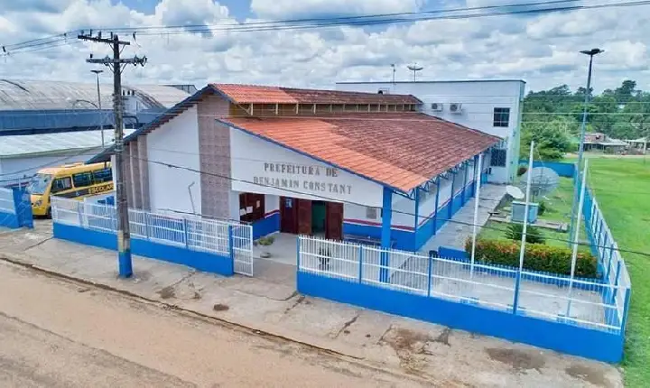 Prefeitura de Benjamin Constant reajusta contrato e obra de escola com duas salas ultrapassa R$ 1,13 milhão