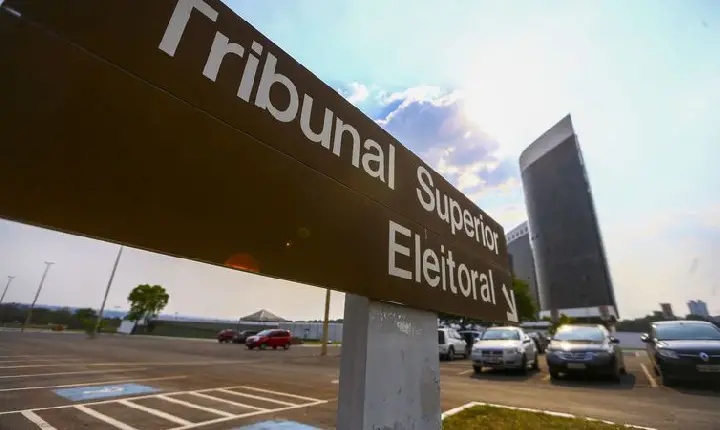 Presidente do TSE se reúne com representantes de plataformas digitais