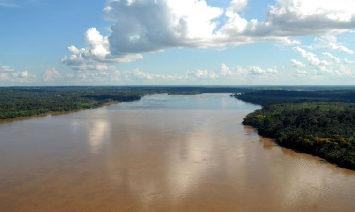 Rio Solimões começa a subir mas Rio Negro mantém descida
