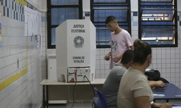 Saiba para quem o voto é obrigatório e para quem é facultativo