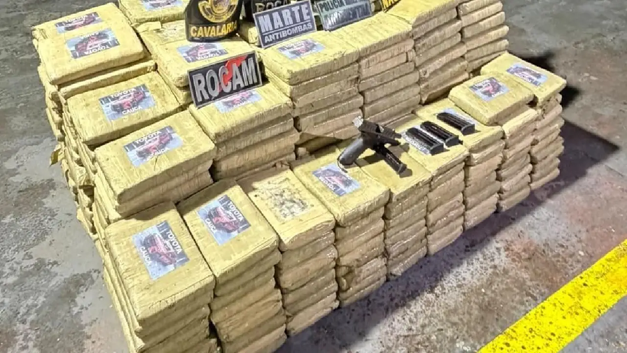 Sargento da PM é preso durante apreensão de 603 quilos de skunk no Rio Solimões