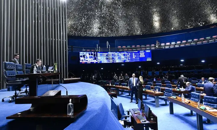 Senado aprova texto-base do primeiro turno da PEC da Transição