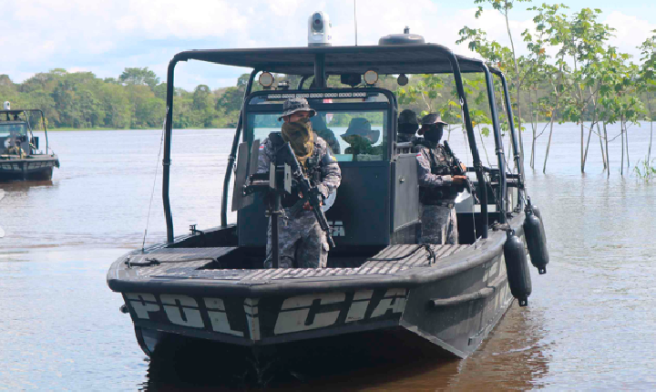 (Vídeo): Armas de airsoft adaptadas para disparar munição real são apreendidas com suspeitos de pirataria em Fonte Boa