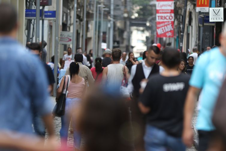 Covid-19: Brasil registra 9 mortes e 2.216 mil casos em 24 horas