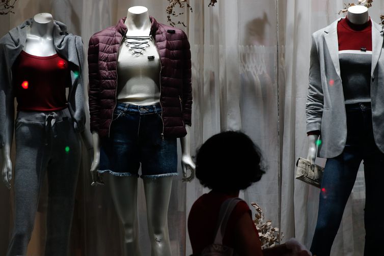 Dia do Comerciário tem lojas e supermercados fechados no Rio
