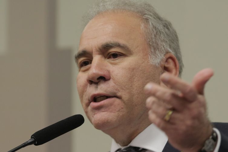 Ministro diz que alto custo dificulta incorporação de Zolgensma ao SUS