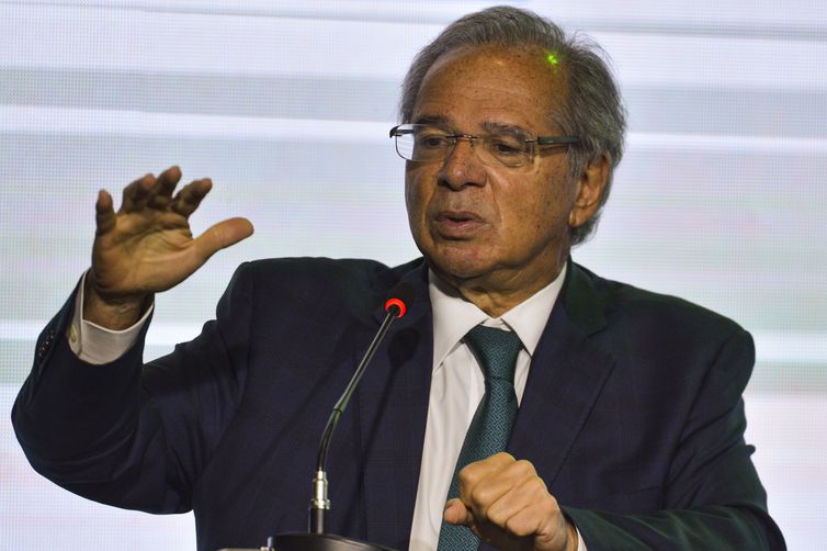 Ministro garante reajuste das aposentadorias e do salário mínimo